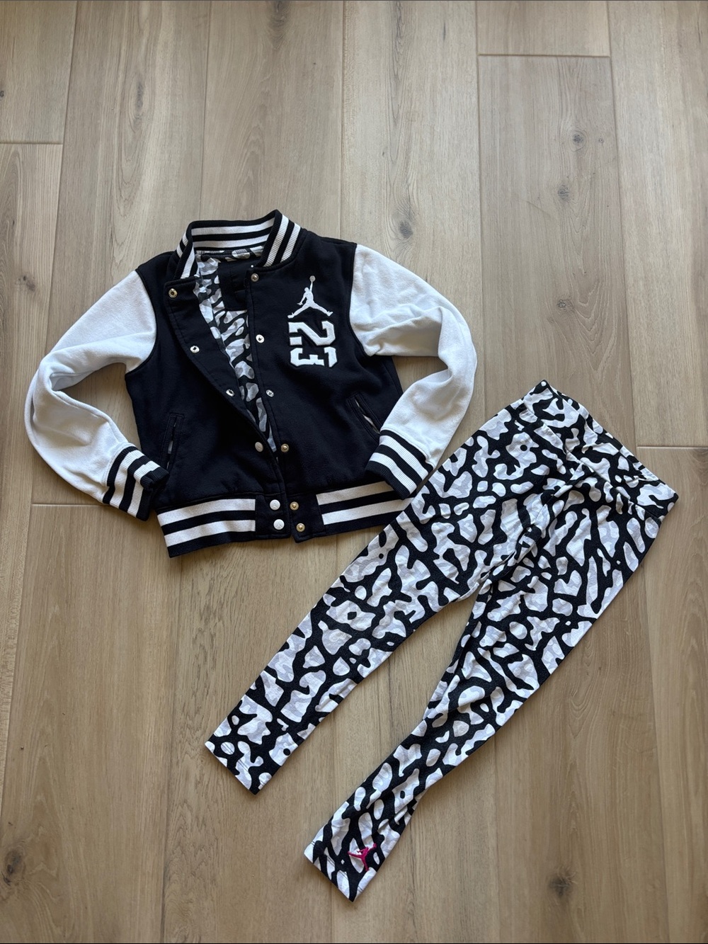 🖤Girls Air Jordan letterman’s jacket & leggings🖤